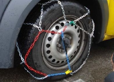 Postavljanje lanaca za snijeg